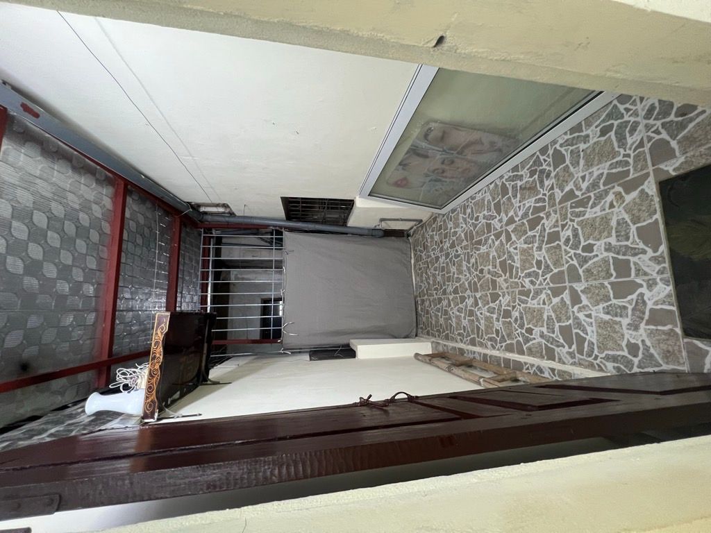 Bán nhà Tân Mai - diện tích 11m2 3 tầng - vị trí đẹp, ngõ ngách thông - giá 1,65 tỷ