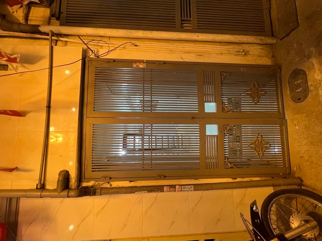 Bán nhà Tân Mai - diện tích 11m2 3 tầng - vị trí đẹp, ngõ ngách thông - giá 1,65 tỷ