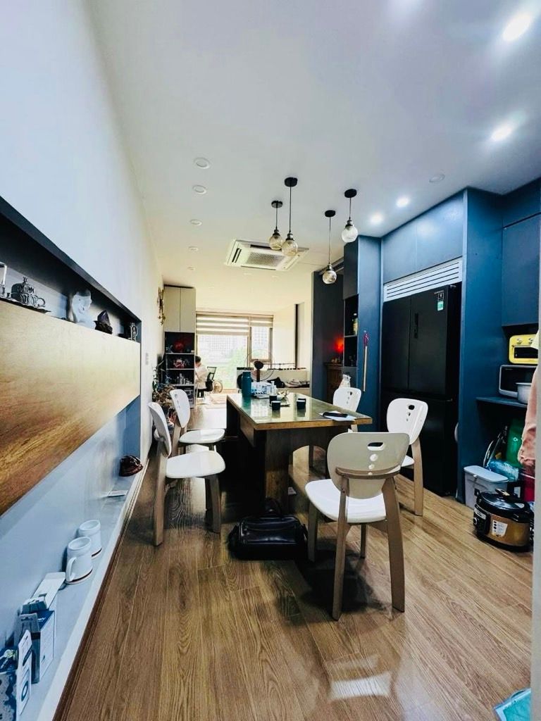 Bán nhà Nguyễn Trãi - diện tích 46m2 6 tầng - Thang máy - giá 12,8 tỷ