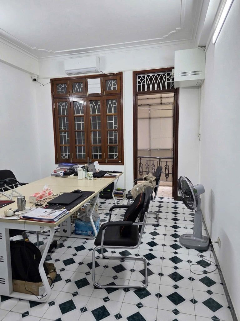 Bán nhà Khuất Duy Tiến - diện tích 50.4m2 4 tầng - Ô TÔ TRÁNH - giá 24,5 tỷ