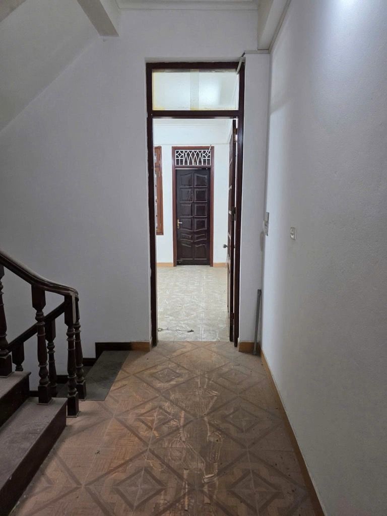 Bán nhà Khuất Duy Tiến - diện tích 50.4m2 4 tầng - Ô TÔ TRÁNH - giá 24,5 tỷ