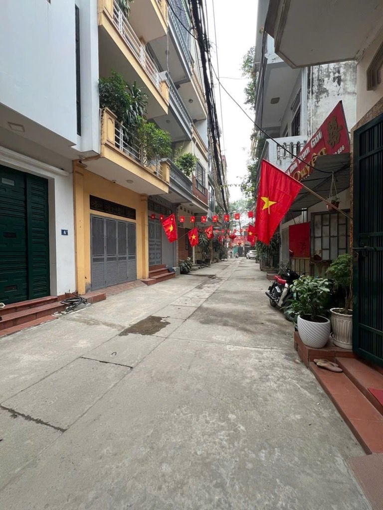 Bán nhà Nguyễn quý Đức - diện tích 37,5m2 1 tầng - Mặt ngõ to ô tô tránh - giá 10 tỷ