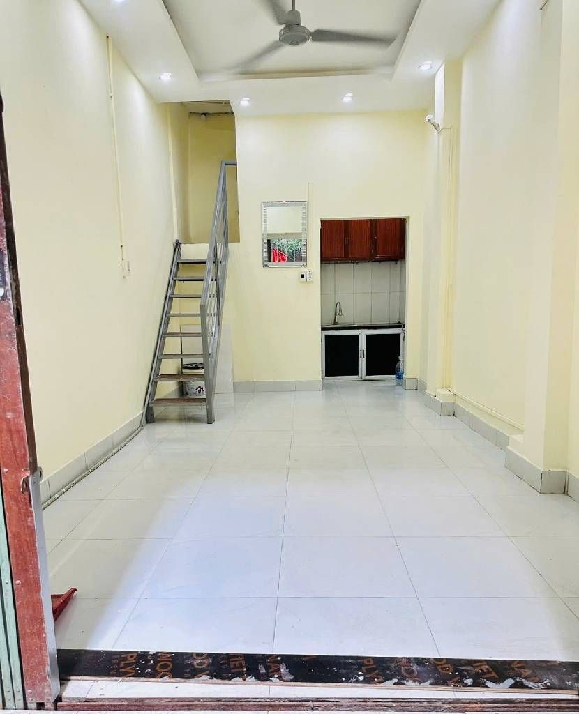 Bán nhà Hòa Bình 2 - diện tích 36m2 3 tầng - Mặt ngõ kinh doanh - giá 13,5 tỷ