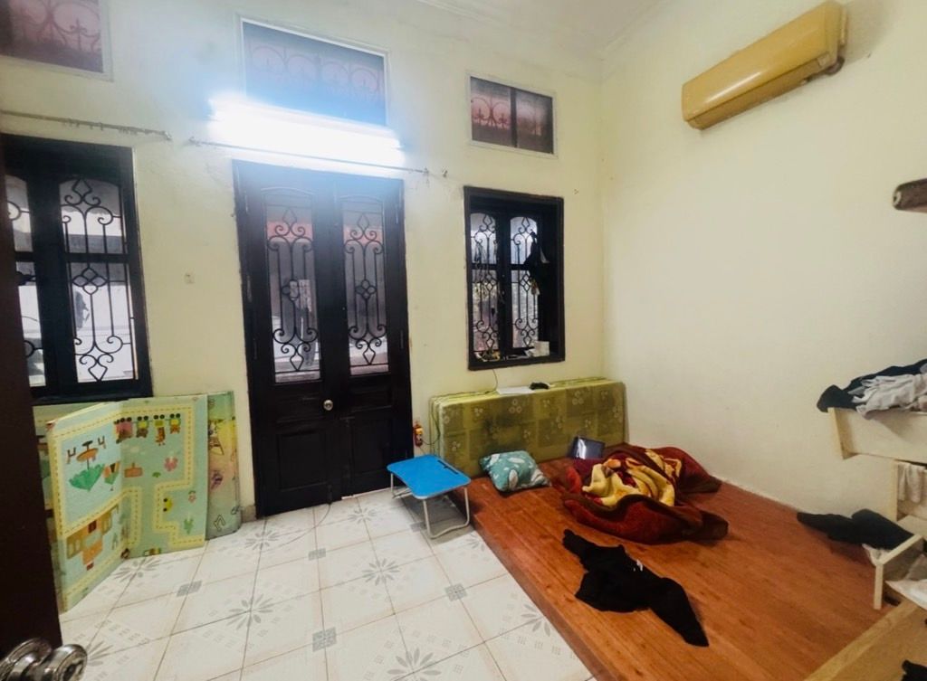 Bán nhà Lĩnh Nam - diện tích 104m2 3 tầng - Lô góc - giá 22 tỷ