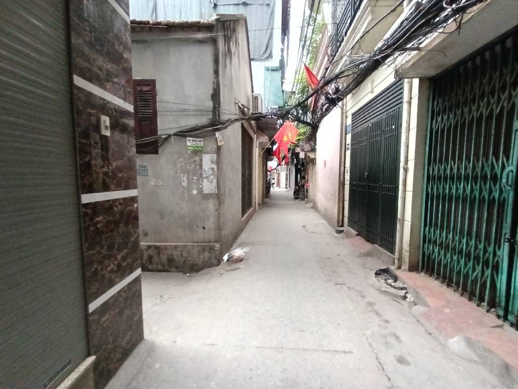 Bán nhà Hoàng Mai - diện tích 40.3m2 3 tầng - Ô TÔ ĐỖ GẦN - giá 7,0 tỷ