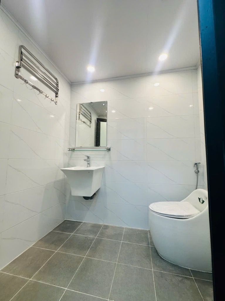 Bán nhà Ngõ Văn Hương - diện tích 22,7m2 1 tầng - Căn hộ mới keng, full nội thất - giá 3,85 tỷ