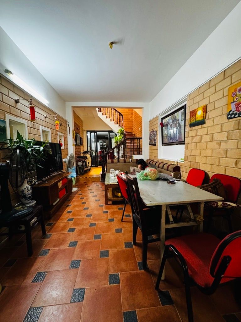 Bán nhà Ngõ Văn Chương - diện tích 45m2 4 tầng - Ô chờ thang máy - giá 13,8 tỷ