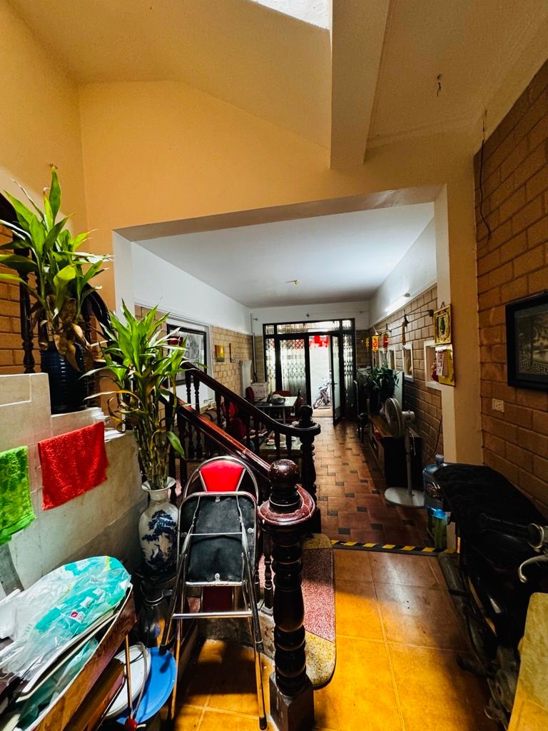 Bán nhà Ngõ Văn Chương - diện tích 45m2 4 tầng - Ô chờ thang máy - giá 13,8 tỷ