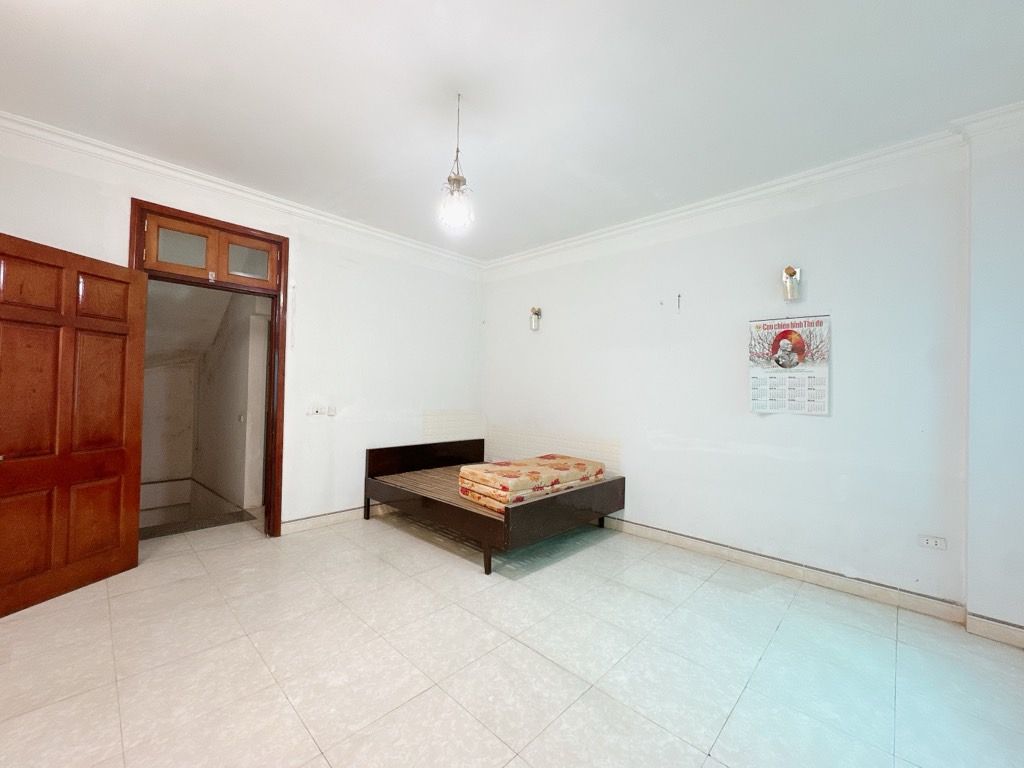 Bán nhà Trường Chinh - diện tích 40.5m2 3 tầng - Ngõ thông, cách mặt phố 40m - giá 12,5 tỷ