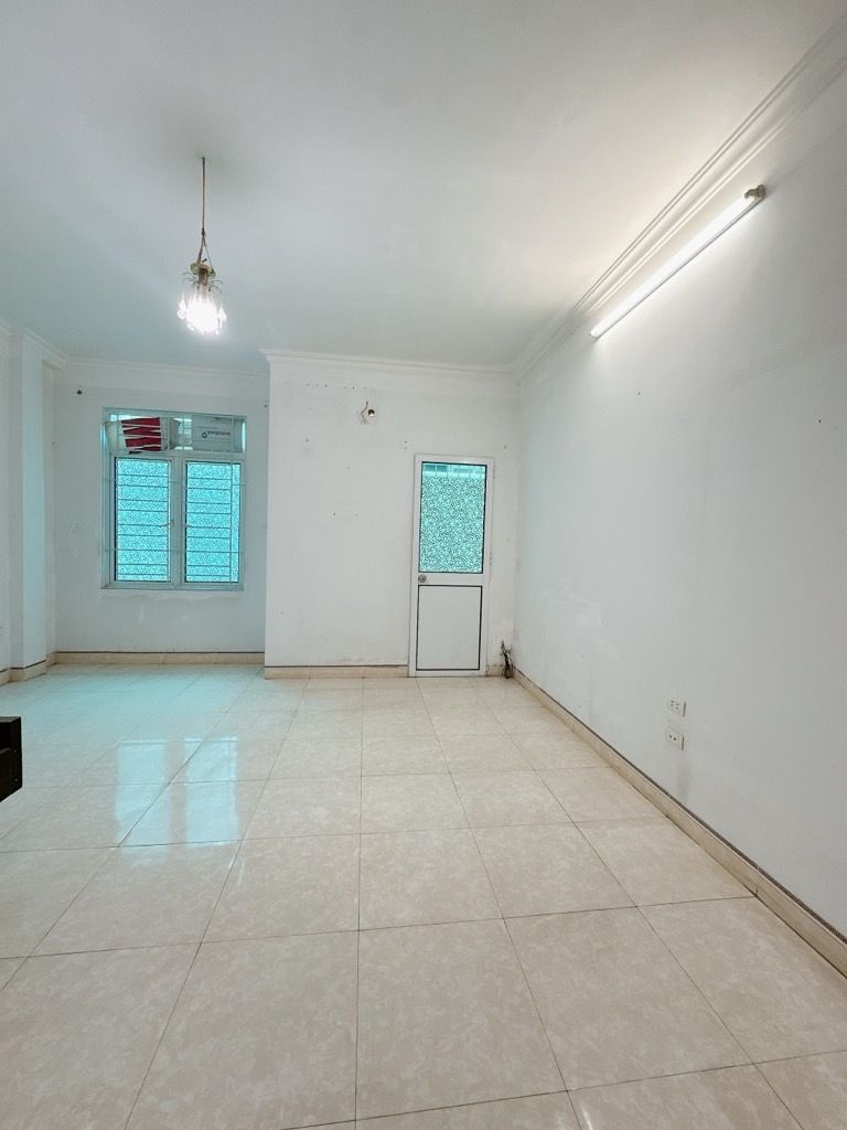 Bán nhà Trường Chinh - diện tích 40.5m2 3 tầng - Ngõ thông, cách mặt phố 40m - giá 12,5 tỷ