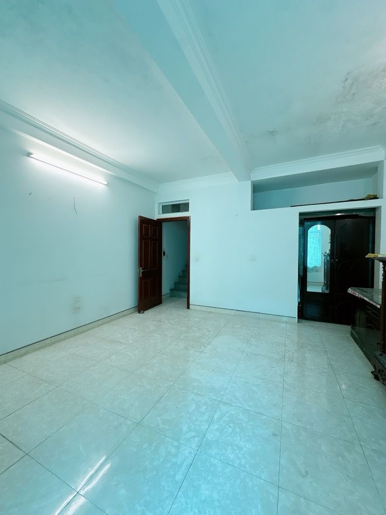 Bán nhà Trường Chinh - diện tích 40.5m2 3 tầng - Ngõ thông, cách mặt phố 40m - giá 12,5 tỷ