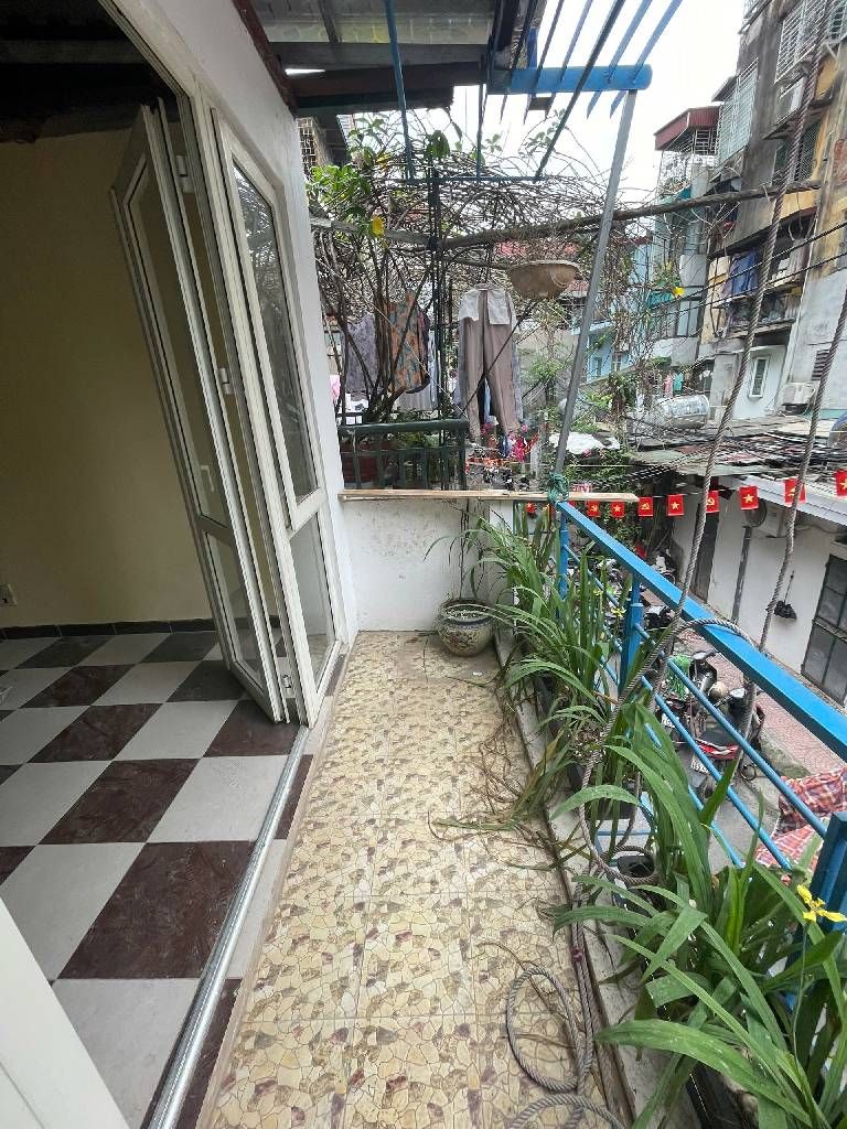 Bán nhà Lò Đúc - diện tích 48m2 1 tầng - Căn tập thể tầng 2 ngay gần mặt phố - giá 3,3 tỷ