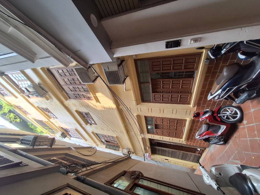 Bán nhà Thái Thịnh - diện tích 26,5m2 5 tầng - Mặt tiền rộng - giá 9,5 tỷ