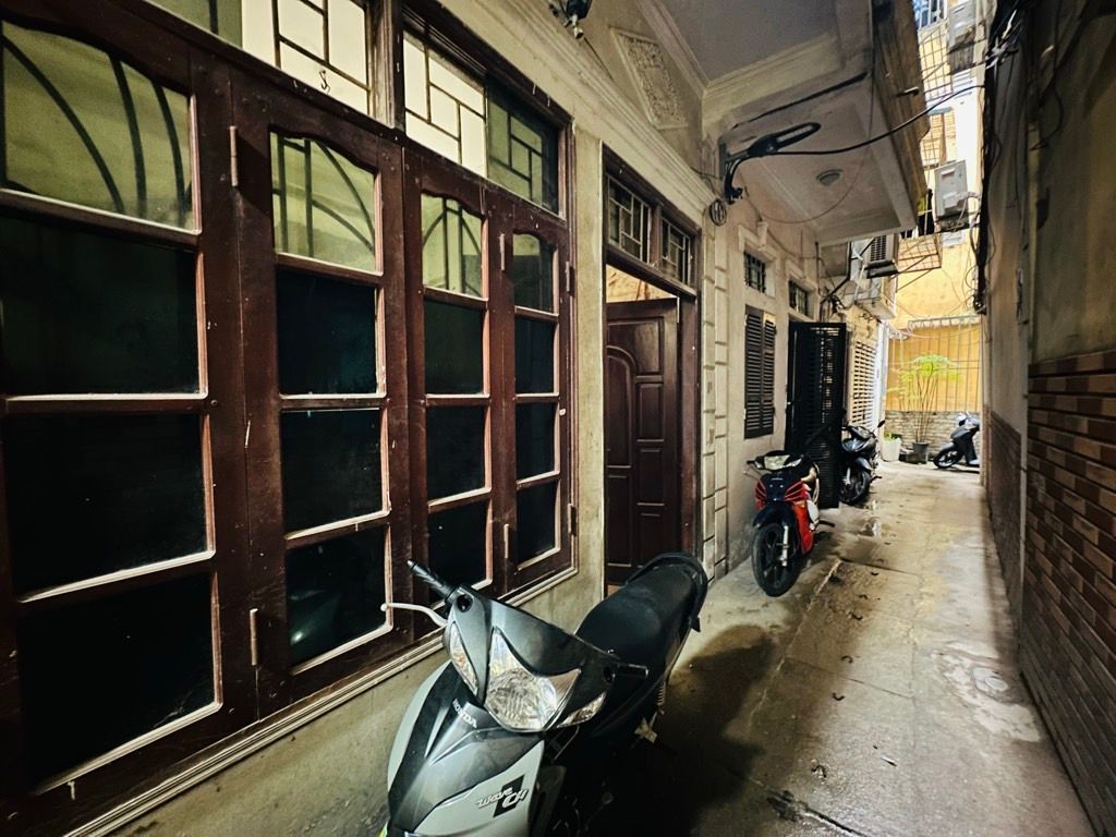 Bán nhà Trần Khát Chân - diện tích 25,7m2 5 tầng - Nhà đẹp full nội thất - giá 8,1 tỷ