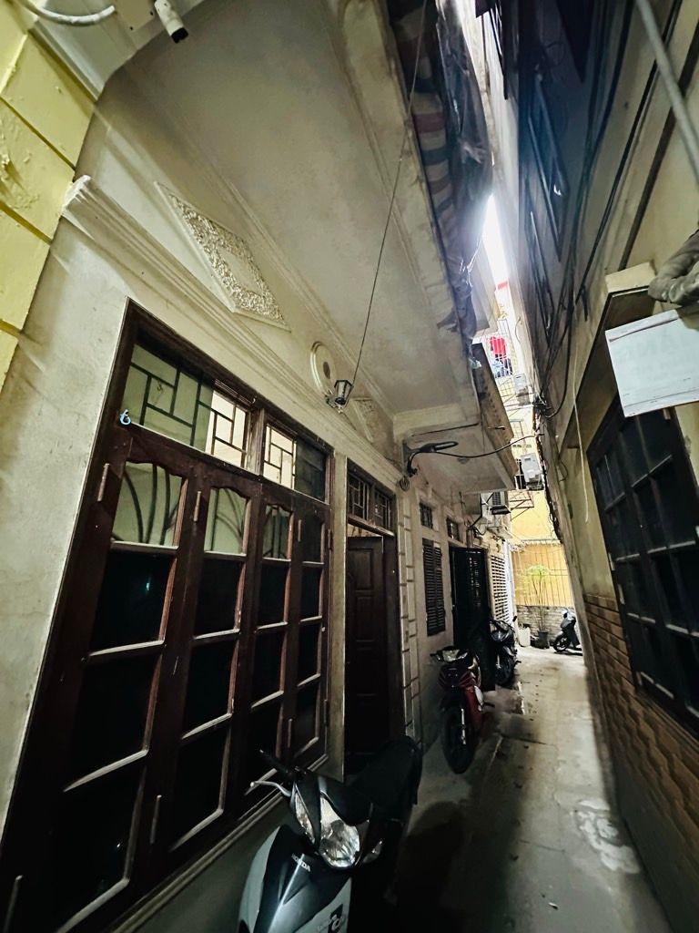 Bán nhà Trần Khát Chân - diện tích 25,7m2 5 tầng - Nhà đẹp full nội thất - giá 8,1 tỷ