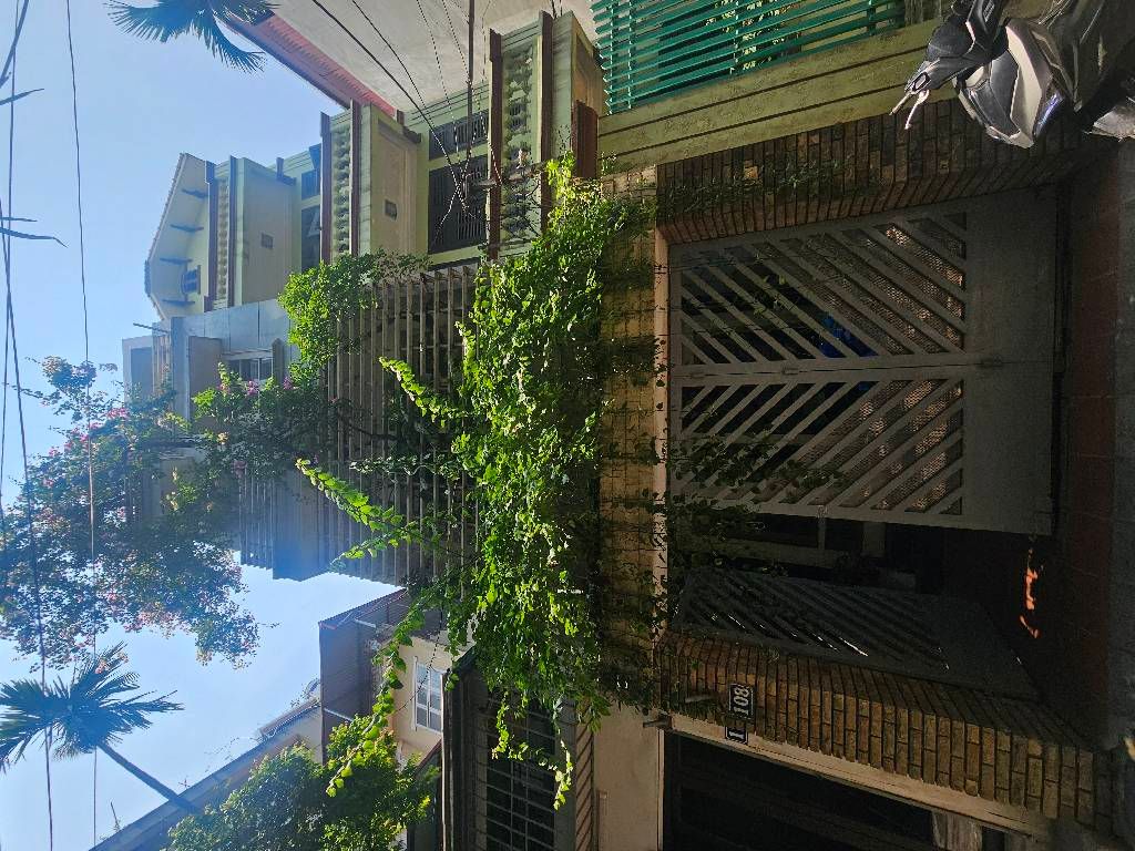 Bán nhà Đường Hoàng Mai - diện tích 54m2 4 tầng - ô tô nhỏ ra vào thoải mái - giá 18,2 tỷ