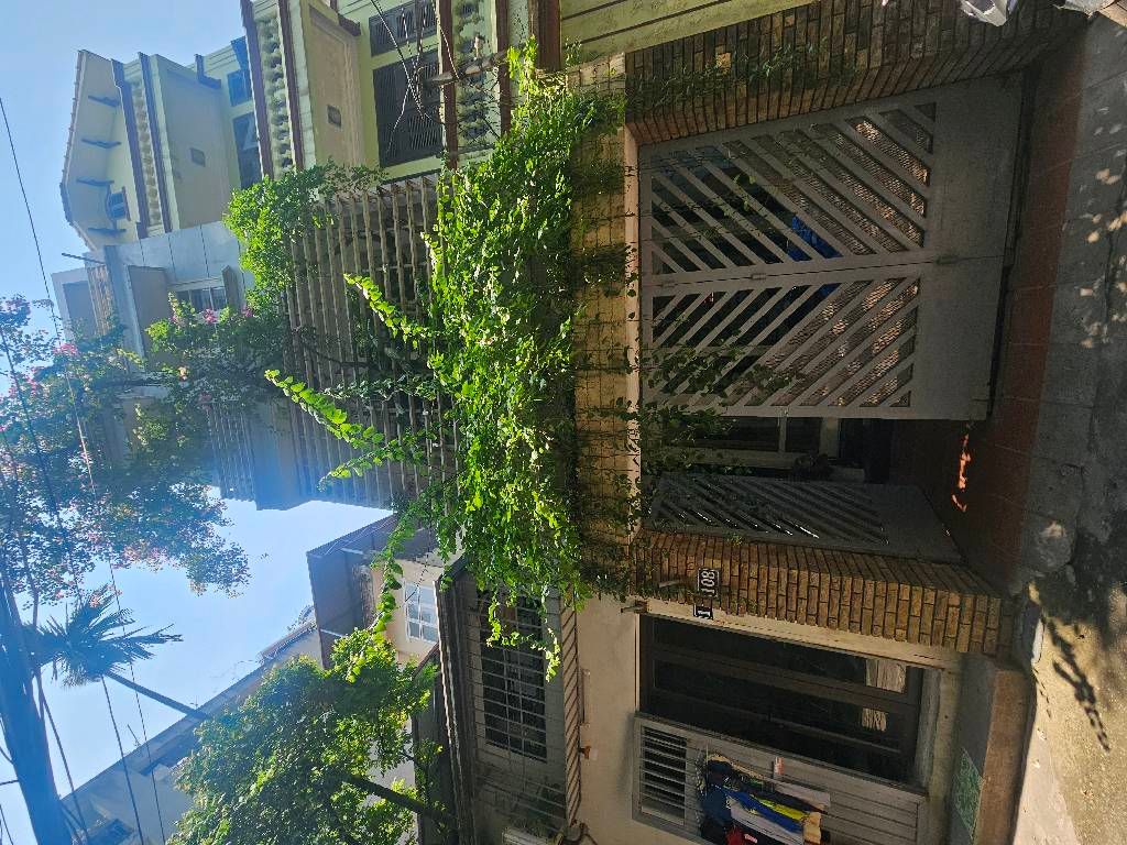 Bán nhà Đường Hoàng Mai - diện tích 54m2 4 tầng - ô tô nhỏ ra vào thoải mái - giá 18,2 tỷ