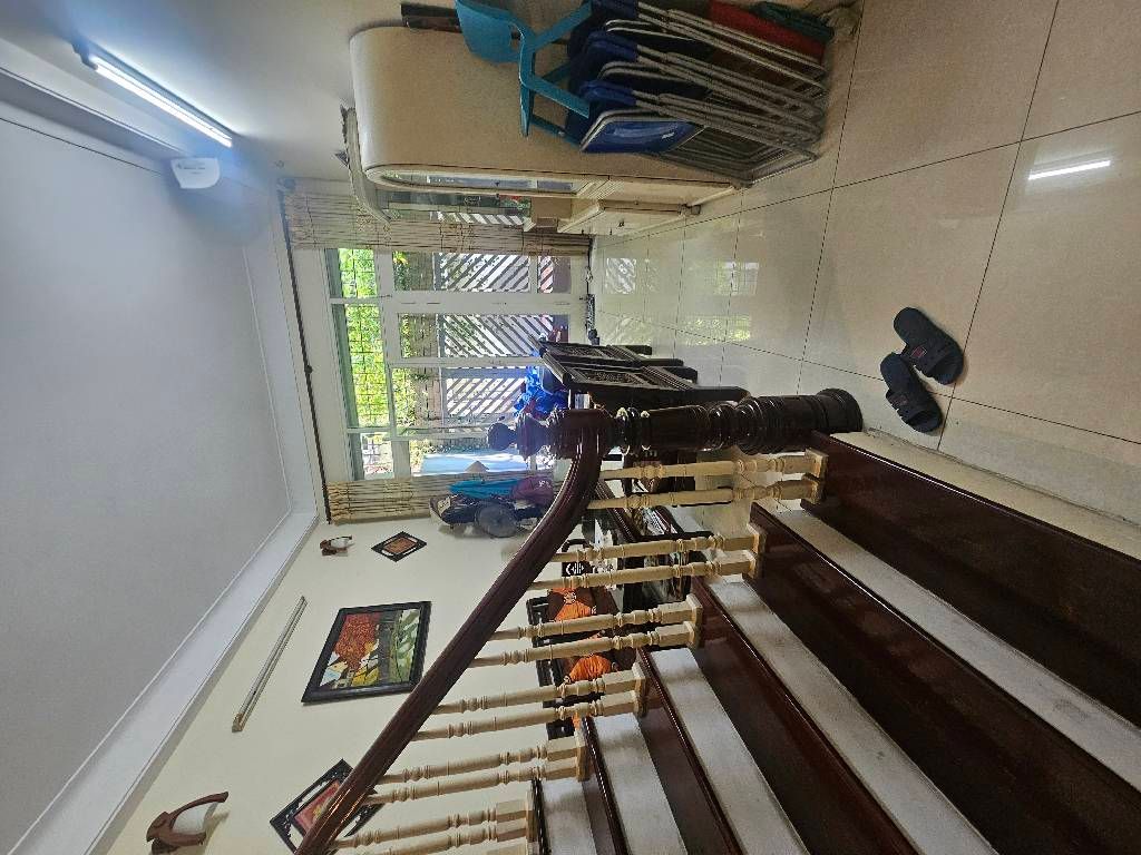 Bán nhà Đường Hoàng Mai - diện tích 54m2 4 tầng - ô tô nhỏ ra vào thoải mái - giá 18,2 tỷ