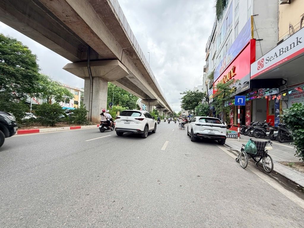 Bán nhà Thái Thịnh - diện tích 37.6m2 3 tầng - ô tô vào nhà - giá 15 tỷ