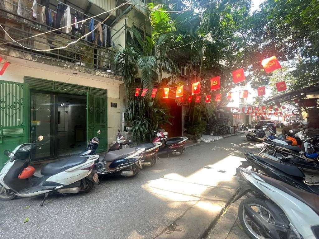 Bán nhà Hoàng Ngọc Phách - diện tích 36,1m2 1 tầng - Ô tô đỗ cửa - giá 7,4 tỷ