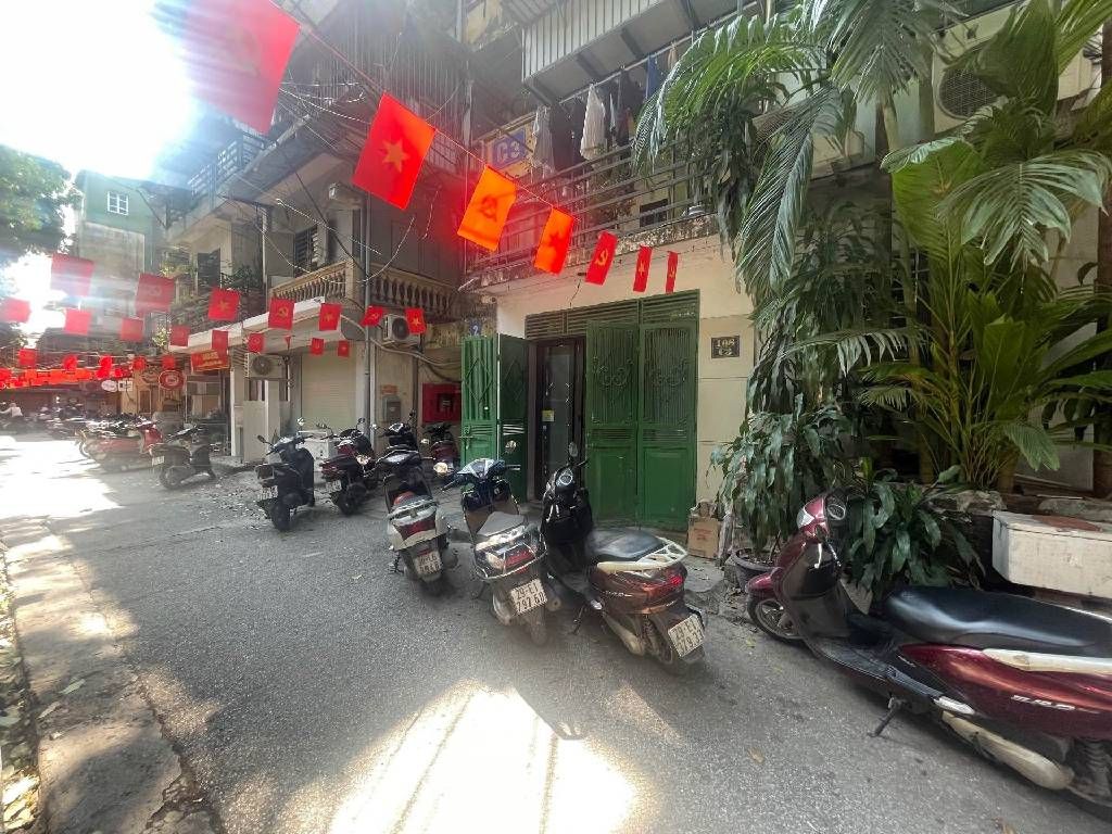 Bán nhà Hoàng Ngọc Phách - diện tích 36,1m2 1 tầng - Ô tô đỗ cửa - giá 7,4 tỷ