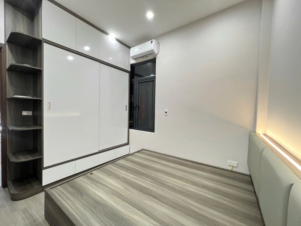 Bán nhà Bạch Mai - diện tích 18m2 5 tầng - Lô góc 2 mặt tiền - giá 6,2 tỷ