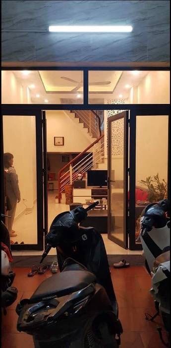 Bán nhà Nguyễn Khoái - diện tích 50m2 3 tầng - Ô TÔ TRÁNH - giá 15 tỷ