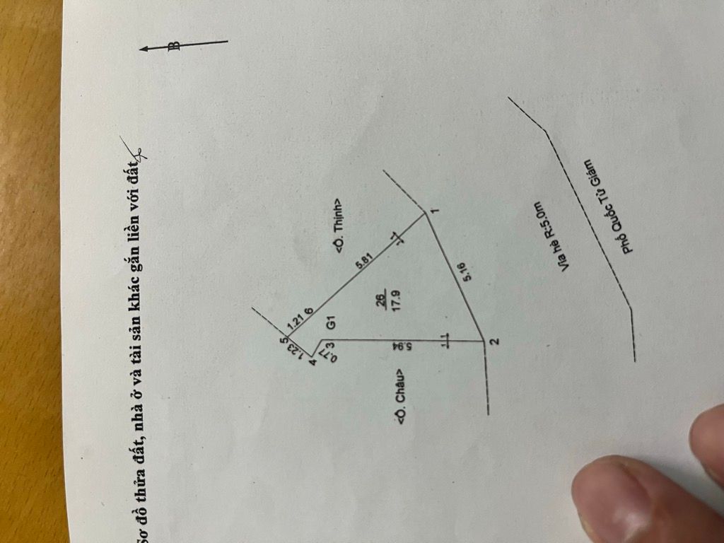 Bán nhà Quốc Tử Giám - diện tích 18m2 3 tầng - Mặt tiền 5.1m - giá 12,8 tỷ