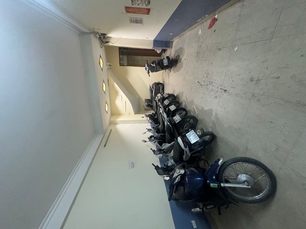 Bán nhà Lĩnh Nam - diện tích 62,1m2 6 tầng - Ô tô tránh đỗ - giá 13,3 tỷ