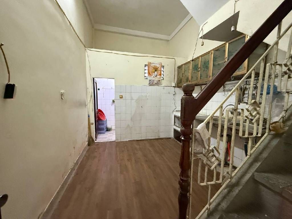 Bán nhà Thổ Quan - diện tích 28,1m2 3 tầng - ngõ ba gác - giá 7,25 tỷ