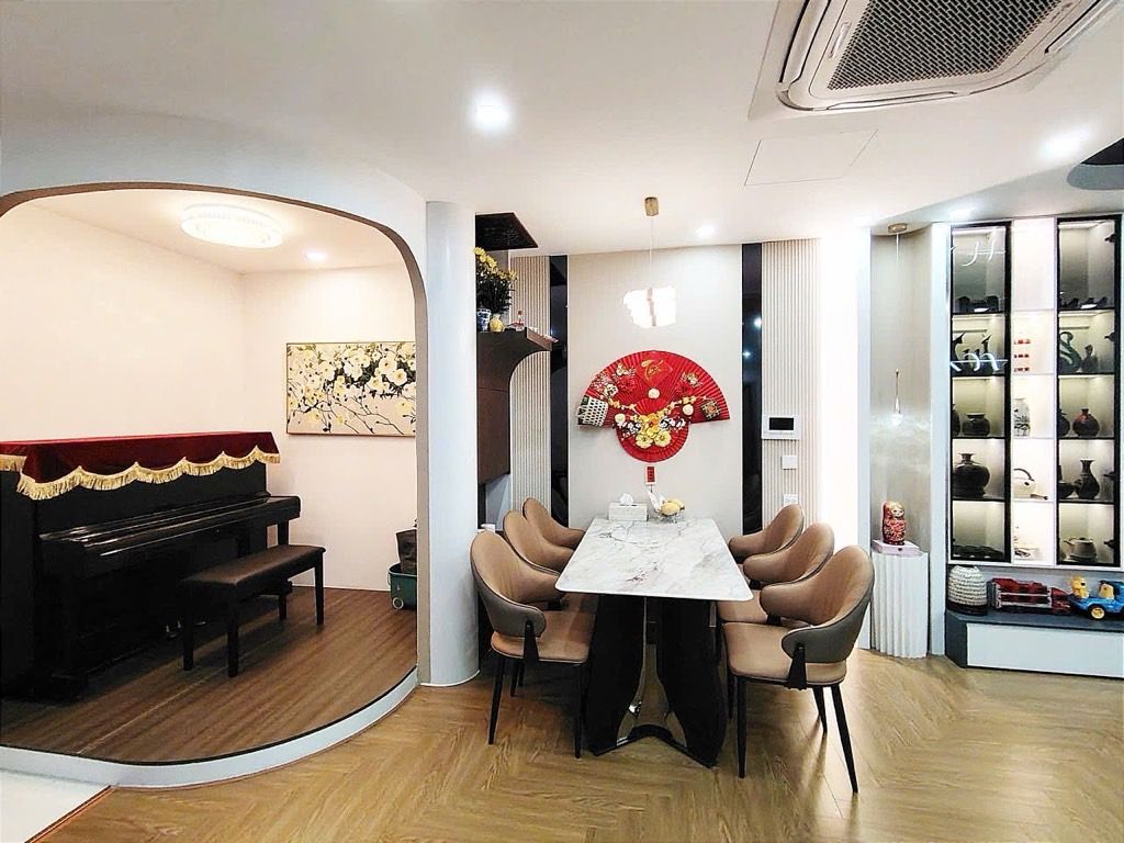 Bán nhà Đền Lừ - diện tích 113.1m2 2 tầng - Căn góc 3 thoáng - giá 5,6 tỷ