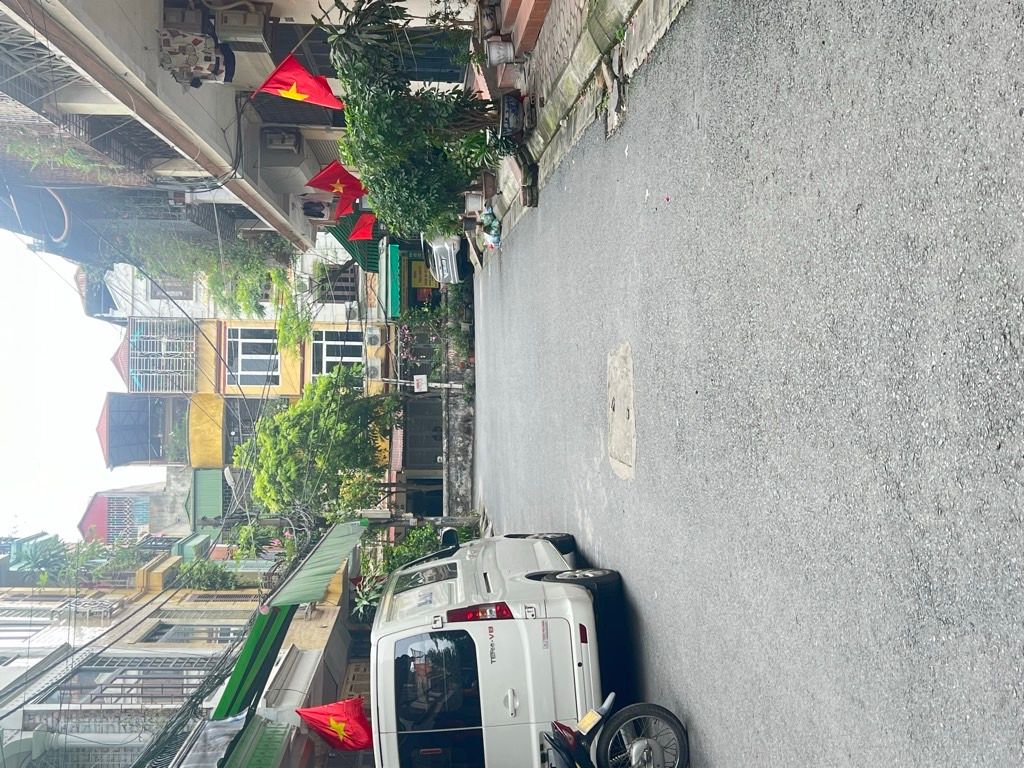 Bán nhà Tam Trinh - diện tích 69.4m2 3 tầng - ô tô tránh - giá 5,6 tỷ