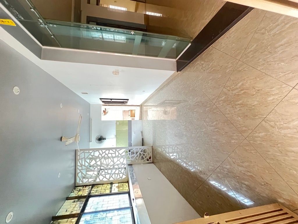 Bán nhà Tam Trinh - diện tích 69.4m2 3 tầng - ô tô tránh - giá 5,6 tỷ