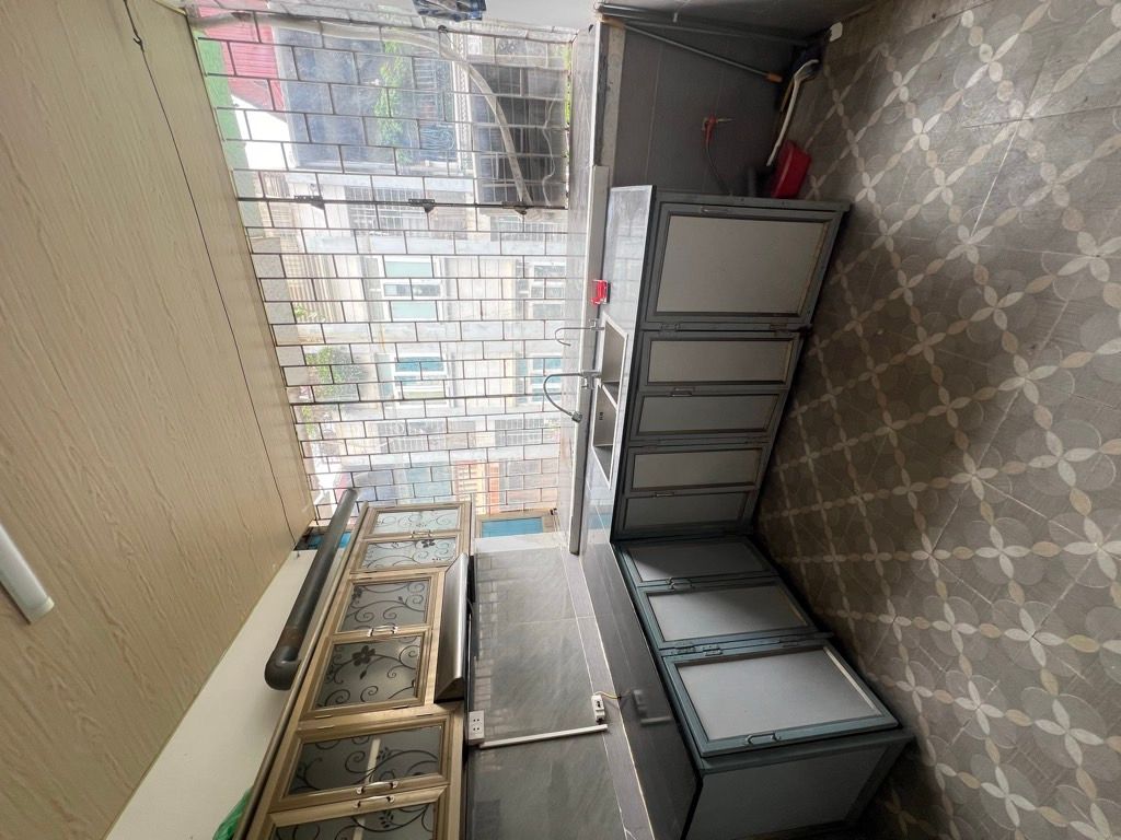 Bán nhà Tam Trinh - diện tích 69.4m2 3 tầng - ô tô tránh - giá 5,6 tỷ