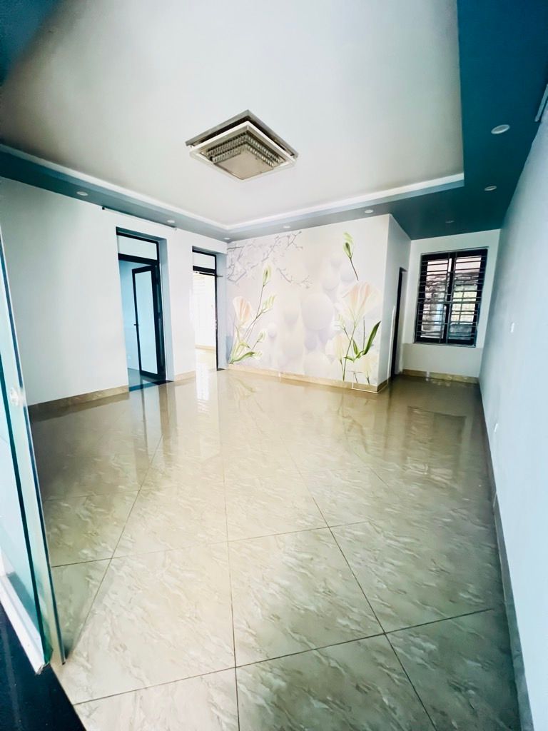 Bán nhà Tam Trinh - diện tích 69.4m2 3 tầng - ô tô tránh - giá 5,6 tỷ