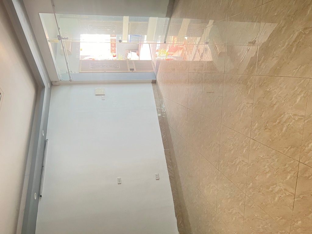 Bán nhà Tam Trinh - diện tích 69.4m2 3 tầng - ô tô tránh - giá 5,6 tỷ