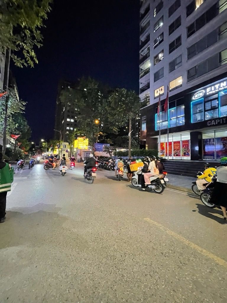 Bán nhà Trường Chinh - diện tích 94.3m2 10 tầng - Căn hộ 2 ngủ - giá 8,6 tỷ