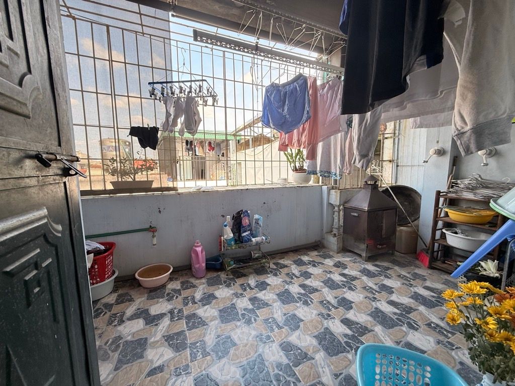 Bán nhà Nguyễn Chính - diện tích 24m2 5 tầng - ô tô tránh - giá 4,3 tỷ