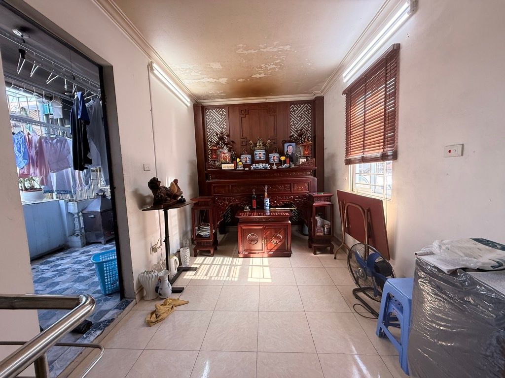 Bán nhà Nguyễn Chính - diện tích 24m2 5 tầng - ô tô tránh - giá 4,3 tỷ