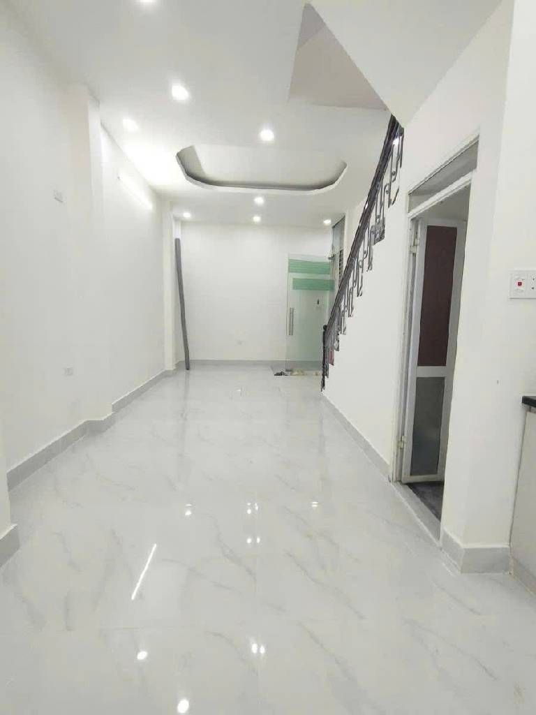 Bán nhà Yên Lãng - diện tích 34m2 3 tầng - Ngõ thông - giá 10,5 tỷ