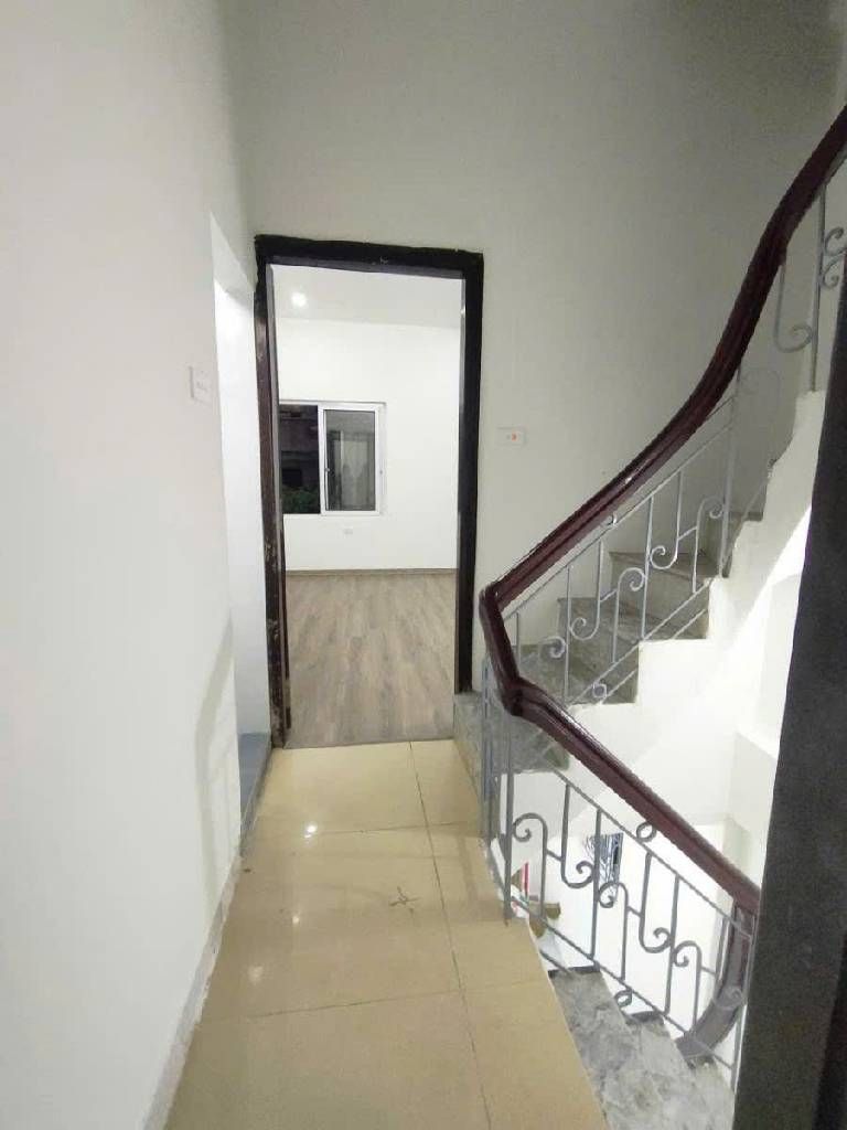 Bán nhà Yên Lãng - diện tích 34m2 3 tầng - Ngõ thông - giá 10,5 tỷ