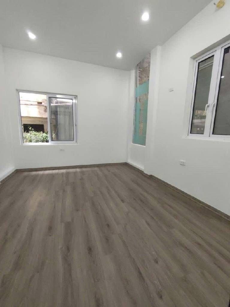 Bán nhà Yên Lãng - diện tích 34m2 3 tầng - Ngõ thông - giá 10,5 tỷ