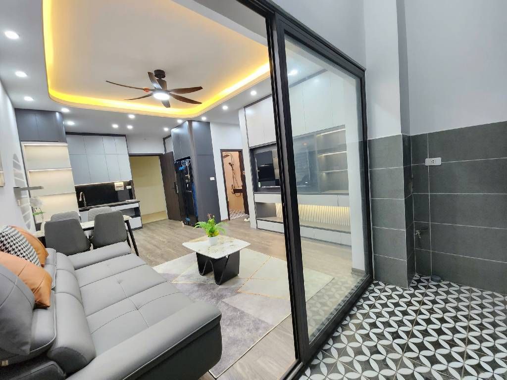 Bán nhà Hoàng Đạo Thành - diện tích 66.2m2 15 tầng - Lô góc, nội thất đẹp - giá 5,75 tỷ