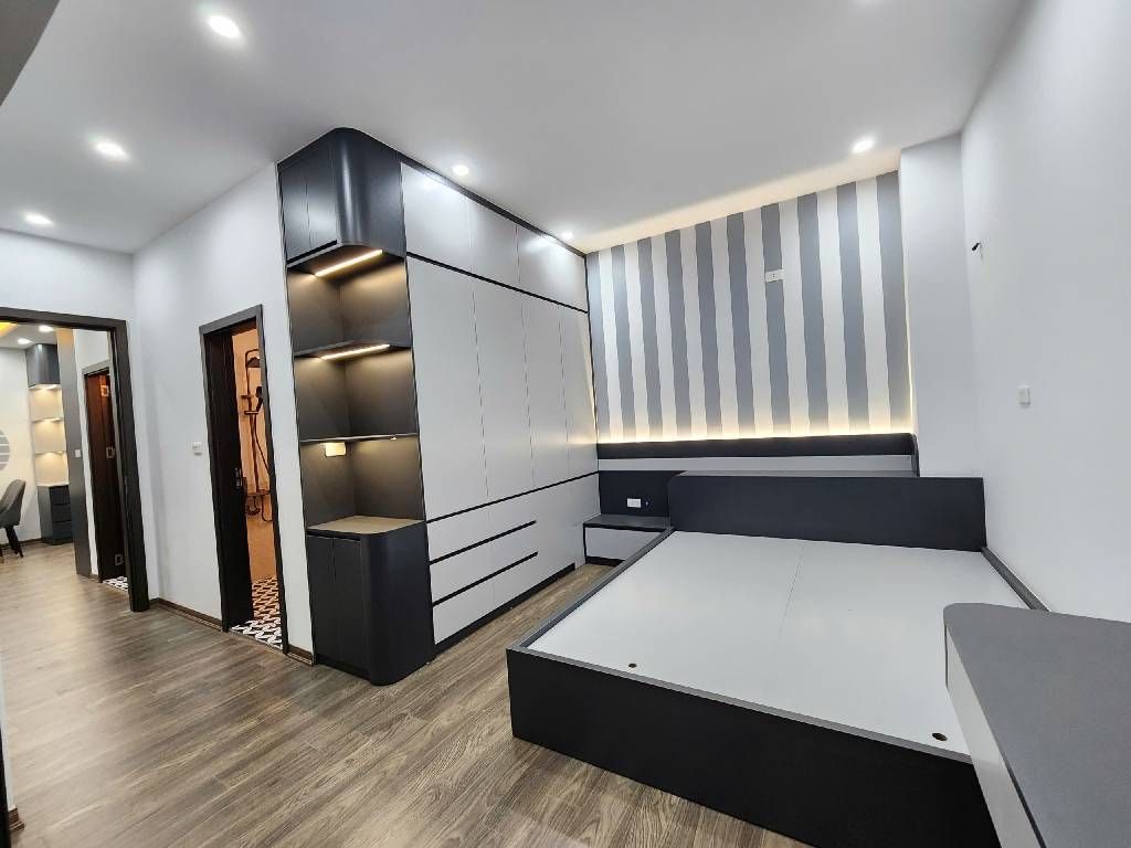 Bán nhà Hoàng Đạo Thành - diện tích 66.2m2 15 tầng - Lô góc, nội thất đẹp - giá 5,75 tỷ