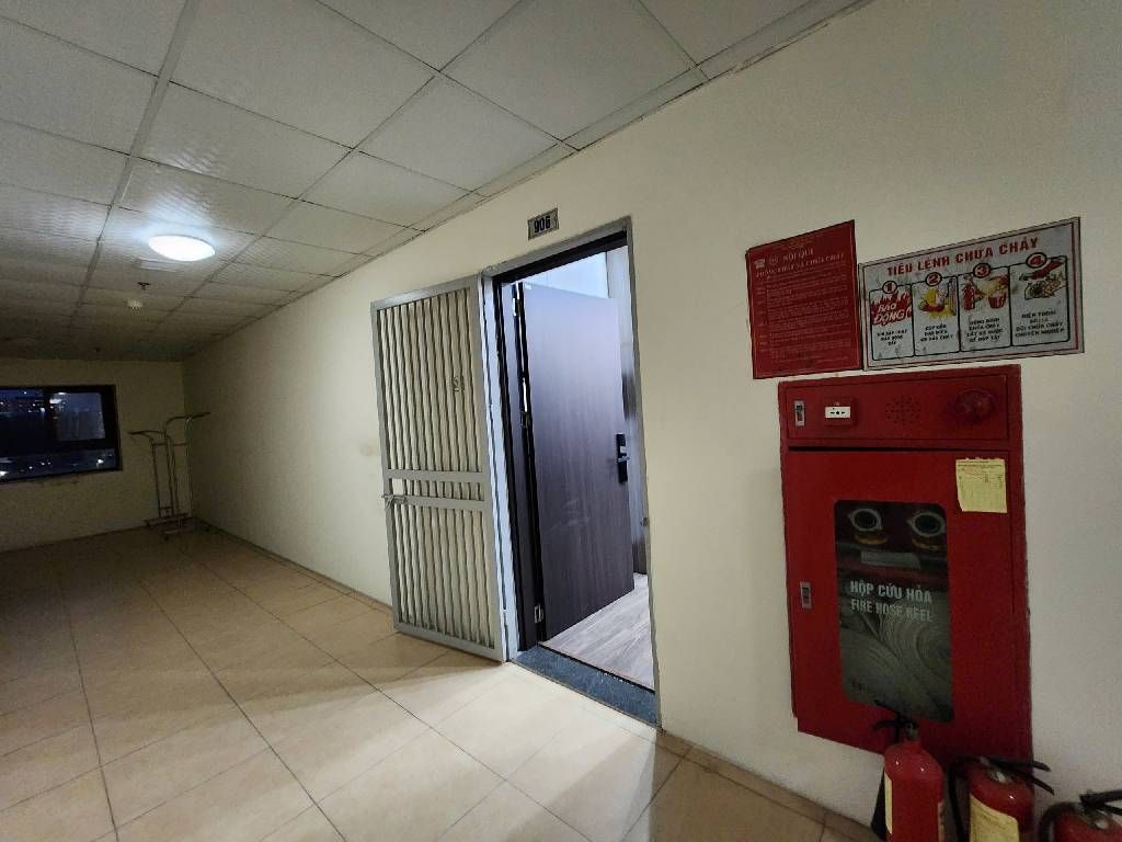 Bán nhà Hoàng Đạo Thành - diện tích 66.2m2 15 tầng - Lô góc, nội thất đẹp - giá 5,75 tỷ