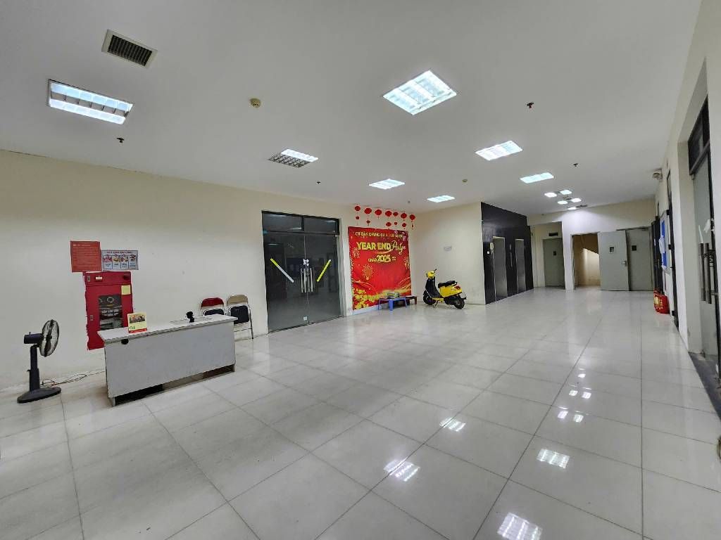 Bán nhà Hoàng Đạo Thành - diện tích 66.2m2 15 tầng - Lô góc, nội thất đẹp - giá 5,75 tỷ