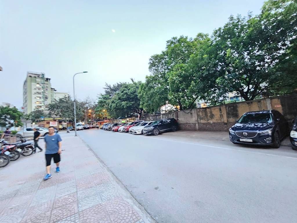 Bán nhà Hoàng Đạo Thành - diện tích 66.2m2 15 tầng - Lô góc, nội thất đẹp - giá 5,75 tỷ