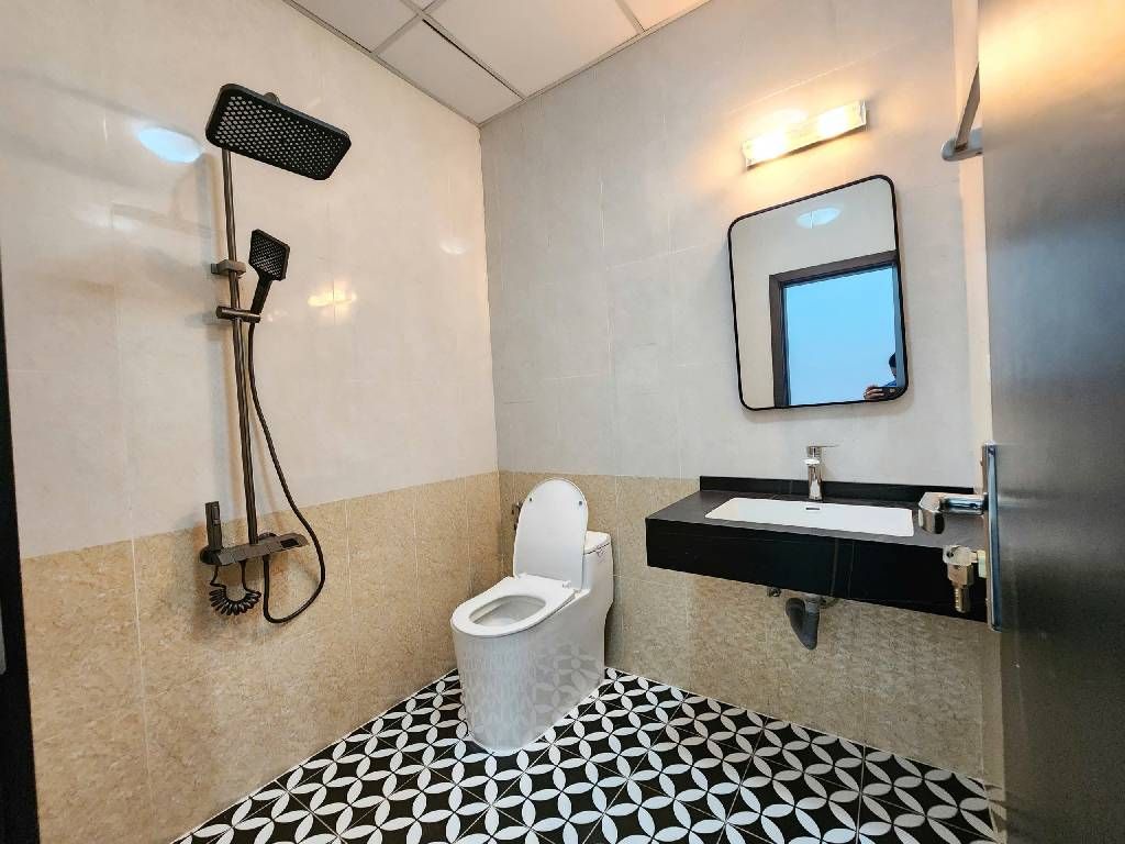 Bán nhà Hoàng Đạo Thành - diện tích 66.2m2 15 tầng - Lô góc, nội thất đẹp - giá 5,75 tỷ