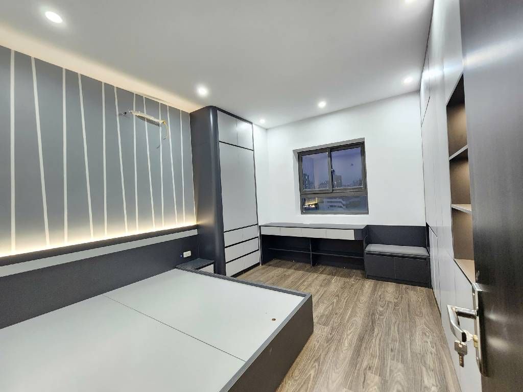 Bán nhà Hoàng Đạo Thành - diện tích 66.2m2 15 tầng - Lô góc, nội thất đẹp - giá 5,75 tỷ