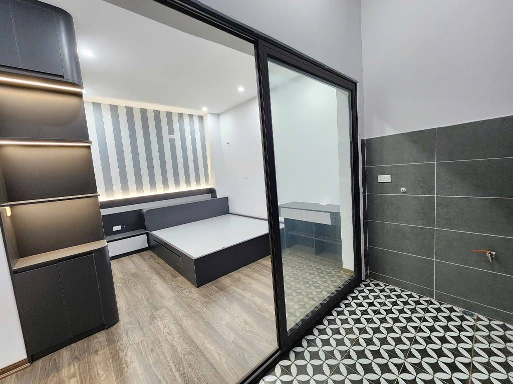 Bán nhà Hoàng Đạo Thành - diện tích 66.2m2 15 tầng - Lô góc, nội thất đẹp - giá 5,75 tỷ